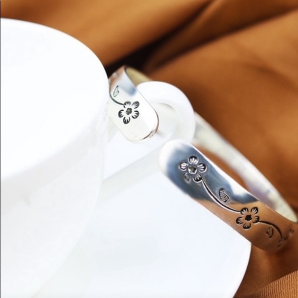925 Sterling Silver Floral Engraved Bangle - Picture 3 of 7